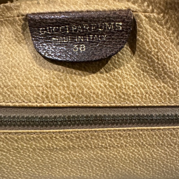 Vintage Gucci cosmetic bag - Picture 5 of 9